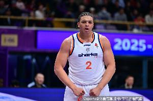 洛夫頓的肩傷想迅速恢復幾乎不可能 廣廈現在陣容實力更占優