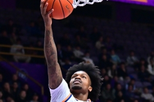 太強！古德溫連續兩場砍下30+10 并在G2奉獻搶斷壓哨絕殺