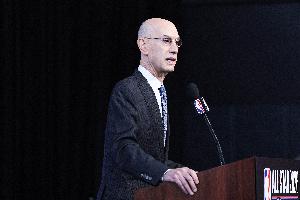 蕭華：NBA將引進類似網(wǎng)球的鷹眼系統(tǒng) 由AI判斷是否壓線或是出界