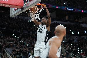 NBA歷史球員生日當天出戰搶七保持全勝 G7馬刺老將巴恩斯生日！