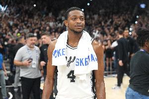 福克斯前8年只打過一輪系列賽 來馬刺后系列賽三連勝&直通總決賽