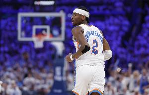 NBA官方：亞歷山大生涯季后賽搶七大戰中場均可以得到27.7分！
