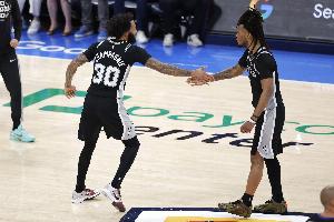 麥克布萊德：馬刺后衛年輕敢于纏斗 我非常欣賞他們的勁頭