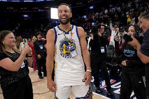 喬·約翰遜：李寧肯定給了庫里大合同 庫里品牌后面也會簽NBA球員